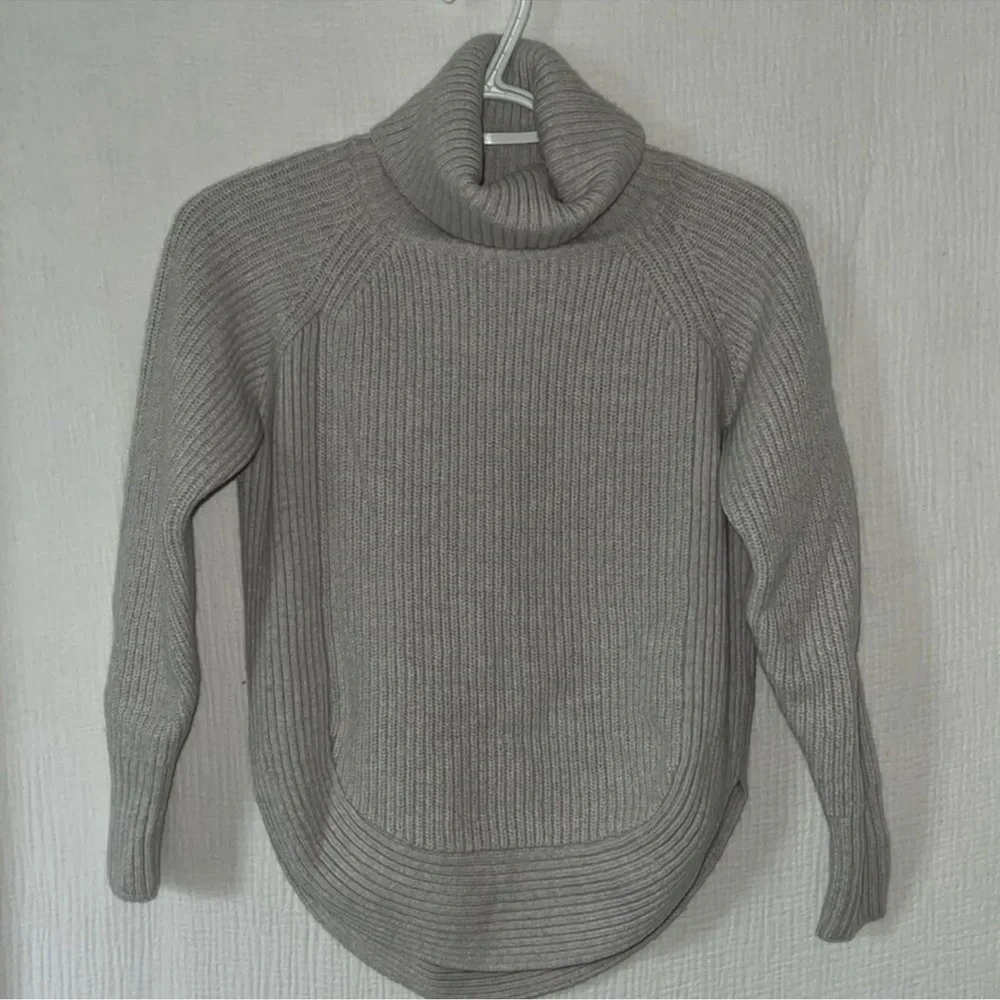 aritzia wilfred free‎ Asianna Sweater Pullover Shirt Top XXS